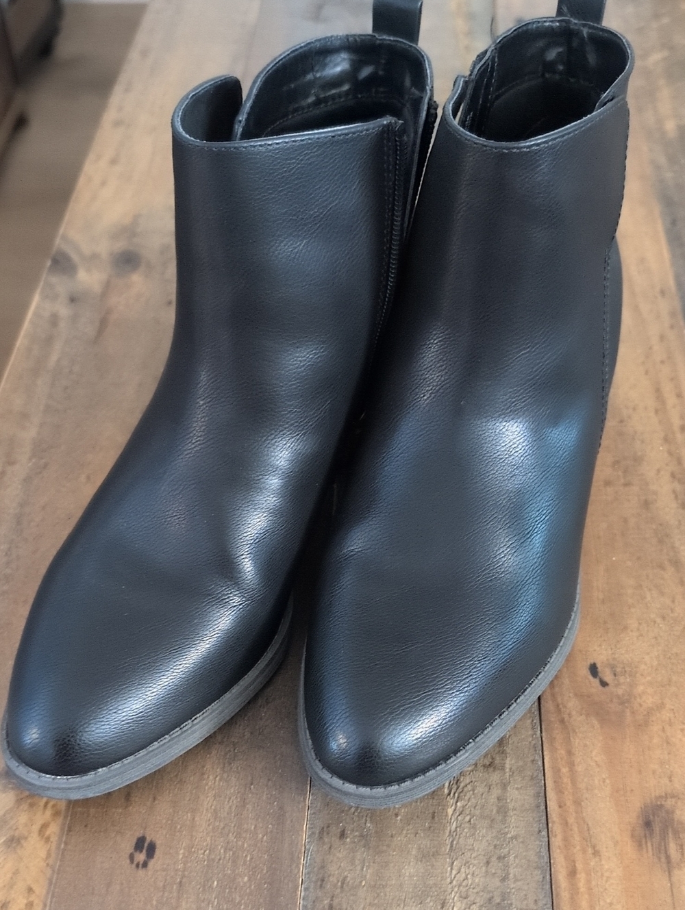 Naturalizer Black Leather Ankle Booties